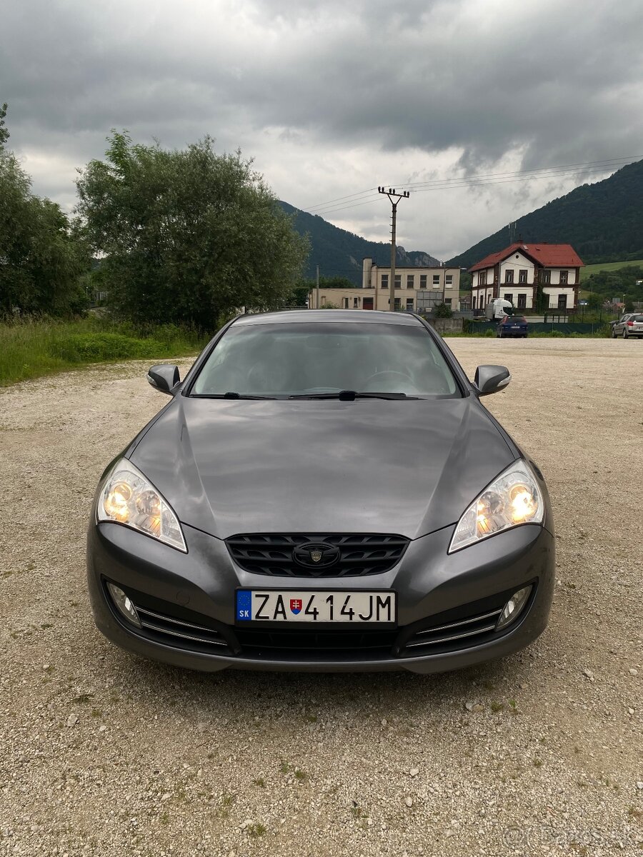 Hyundai Genesis Coupe 2.0T - 3