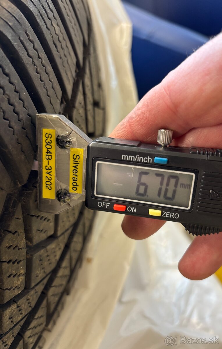 235/55R20V XL - 3