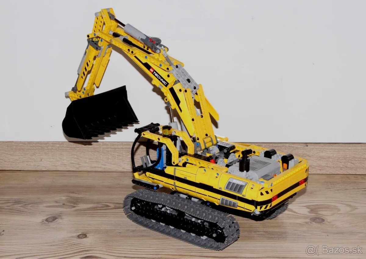 Lego motorový bager 8043 - 3