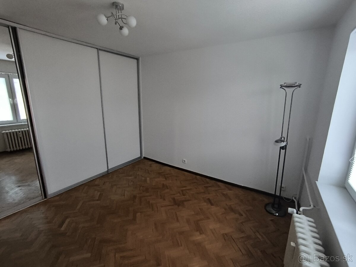 Prenájom 3 izbového bytu - sídlisko 1 - 3