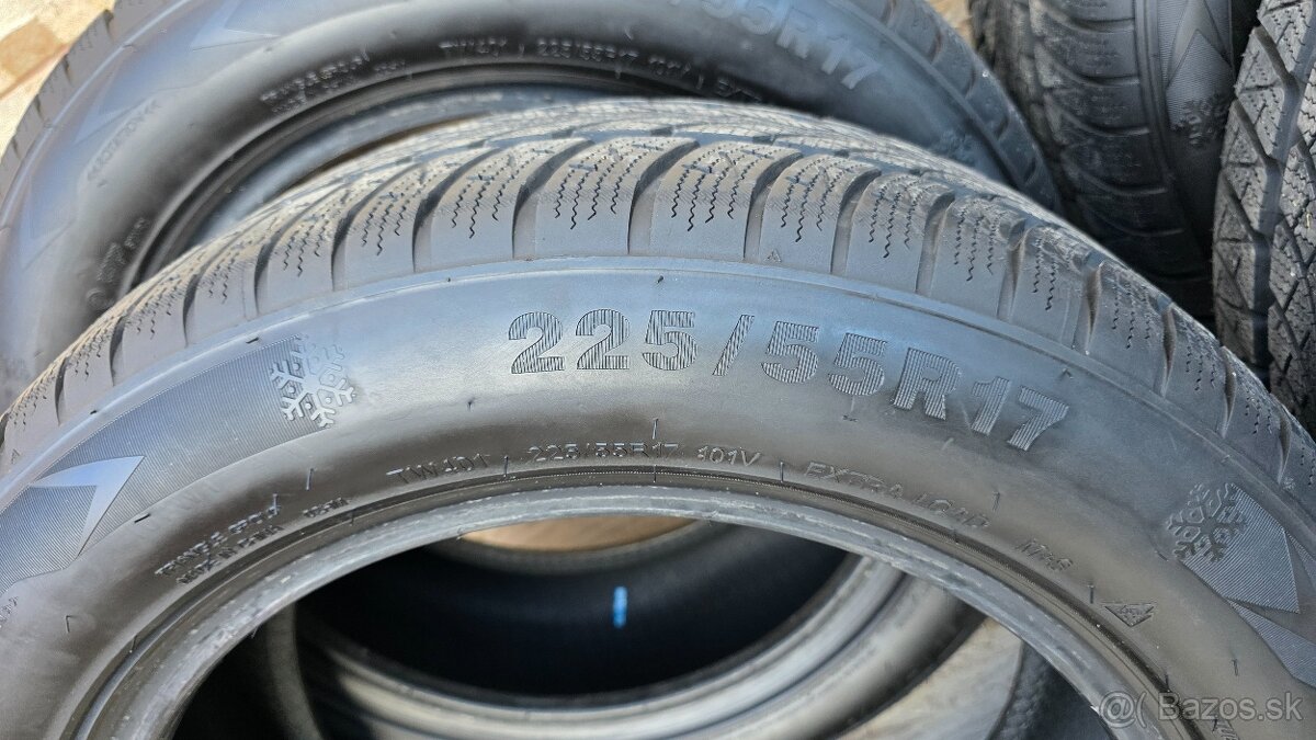 Predám 4xzimné pneumatiky Triangle 225/55r17 - 3