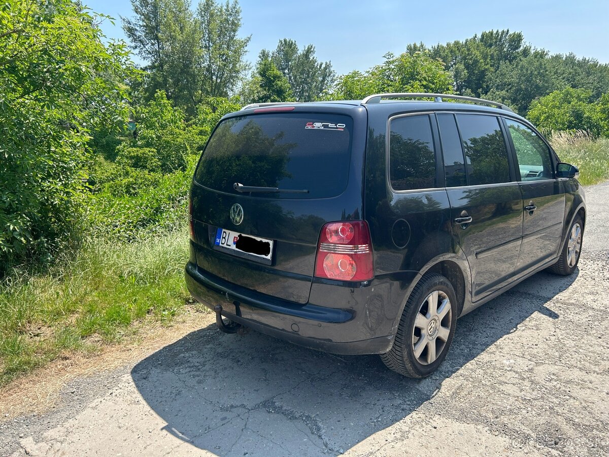 Volkswagen Touran 2.0 tdi DSG - 3
