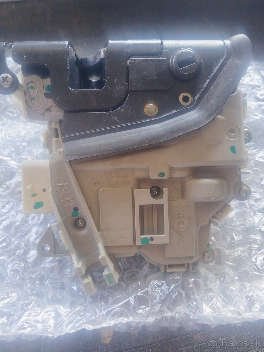 Zámok zadných dverí Audi A4 B8. - 3