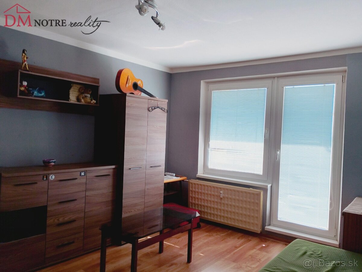 Dvojizbový byt s výmerou trojizbového s balkónom v Lučenci. - 3