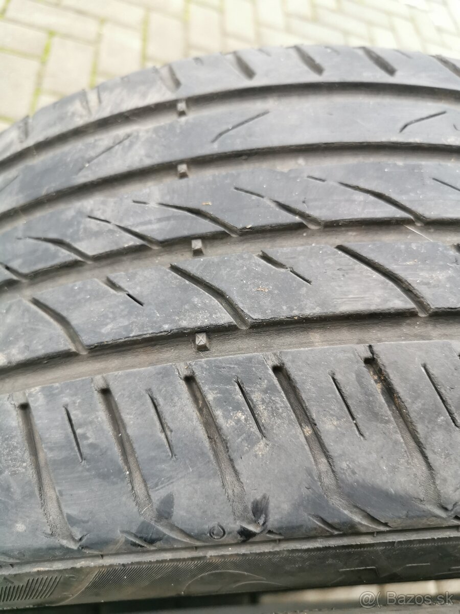 Letné pneu 225 40 r18 - 3