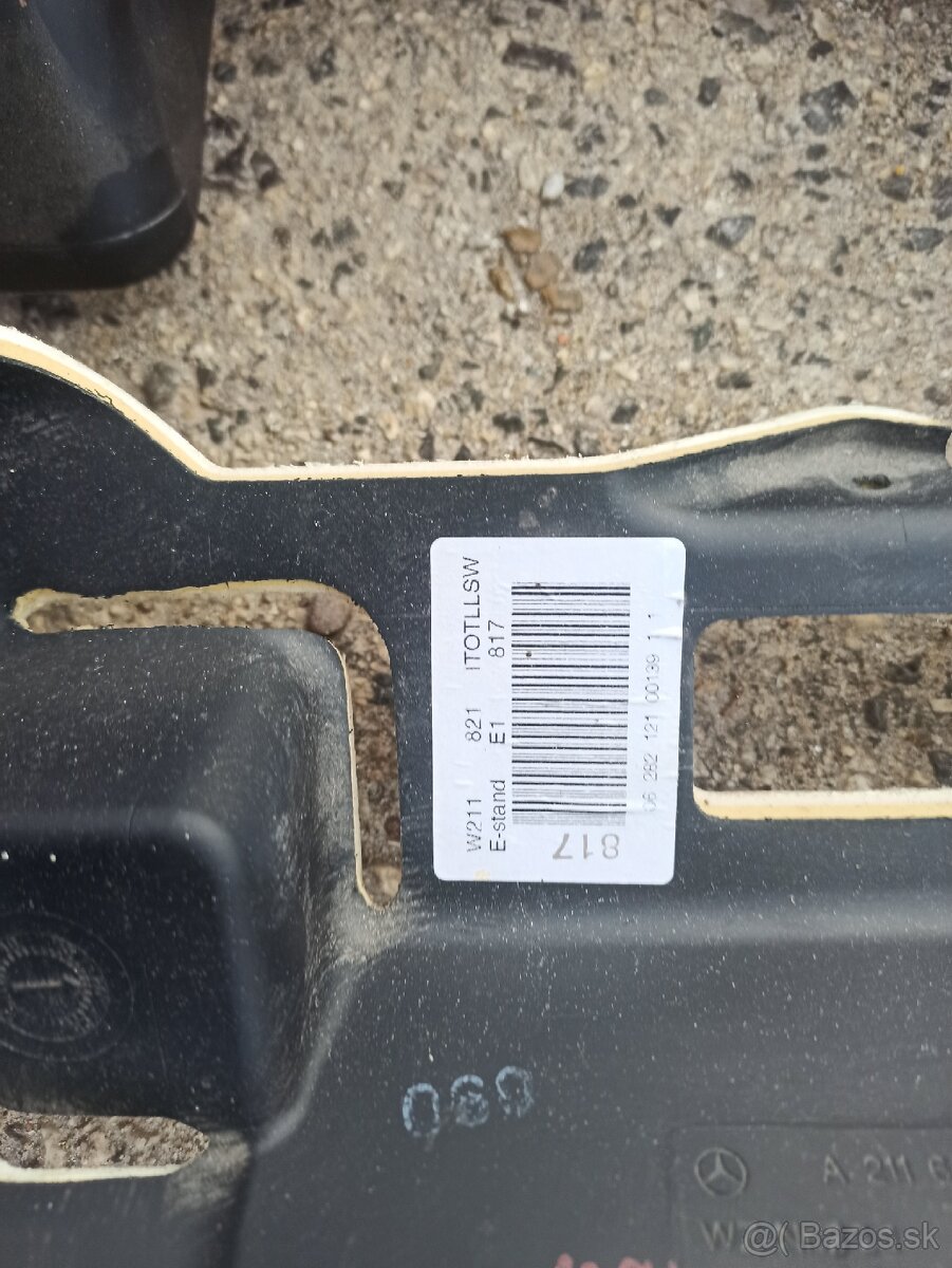 Palubovka Mercedes E w211 - 3