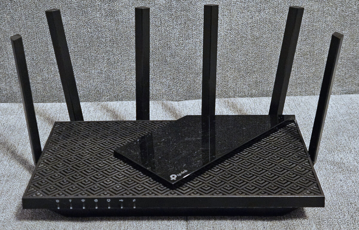 TP-Link Archer AX73 + TP-Link RE300 - 3
