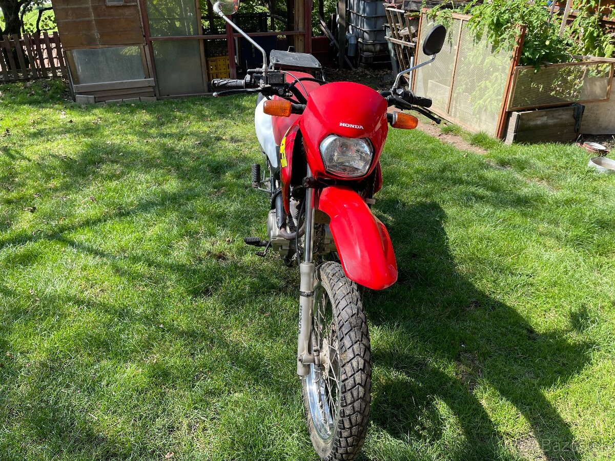 Predam motorku Honda XR 125L