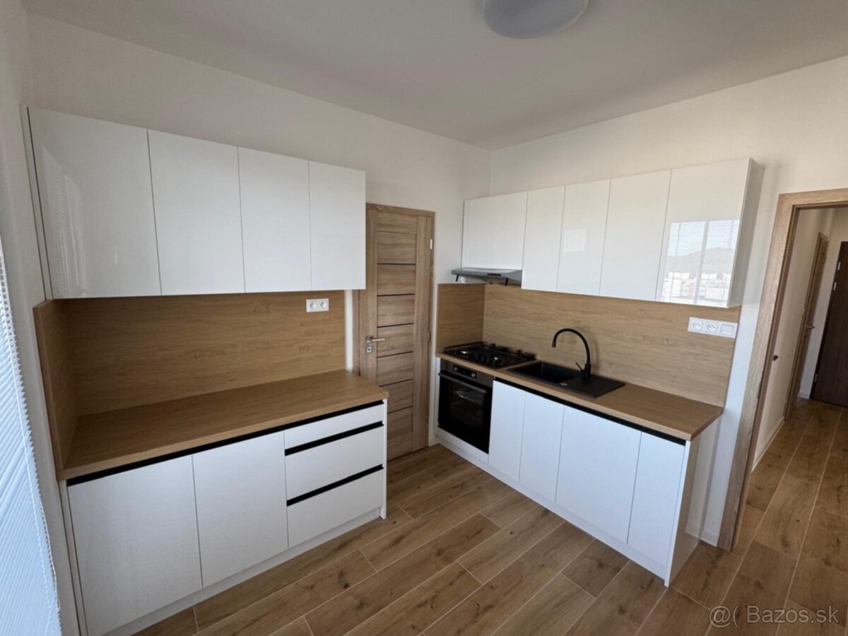 Predám 3 izbový kompet prerobený byt - 3