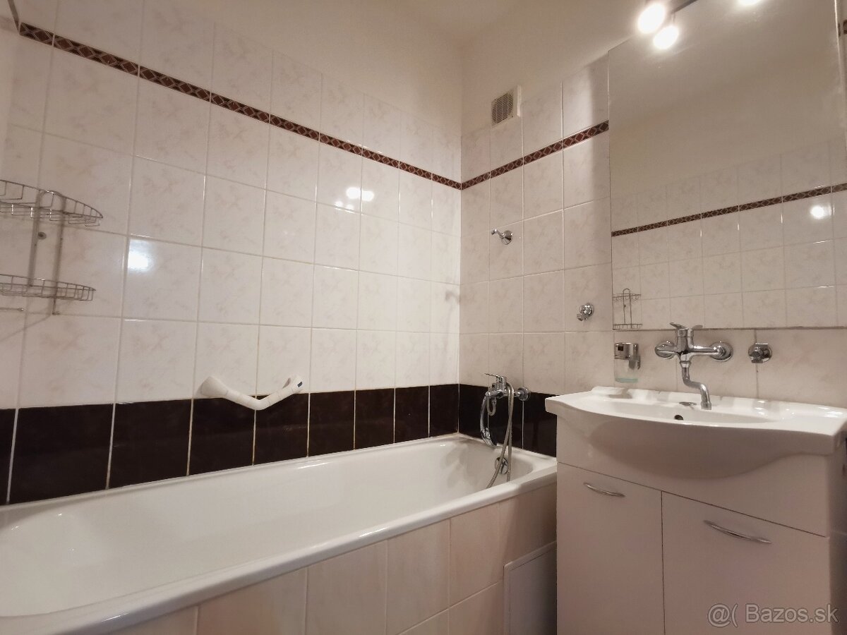 Slnečný 3 izbový byt - 3