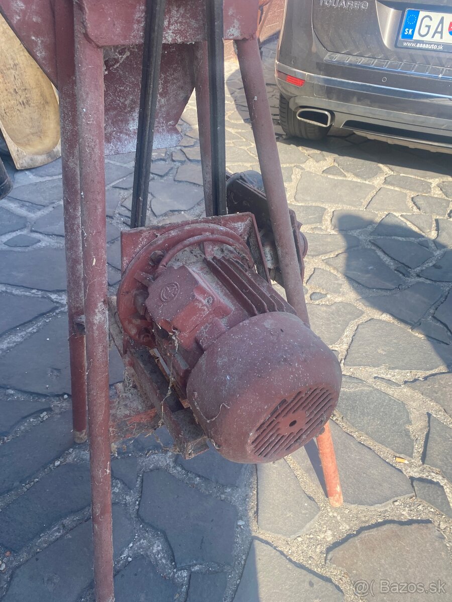 Šrotovnik na obilie 7kw - 3