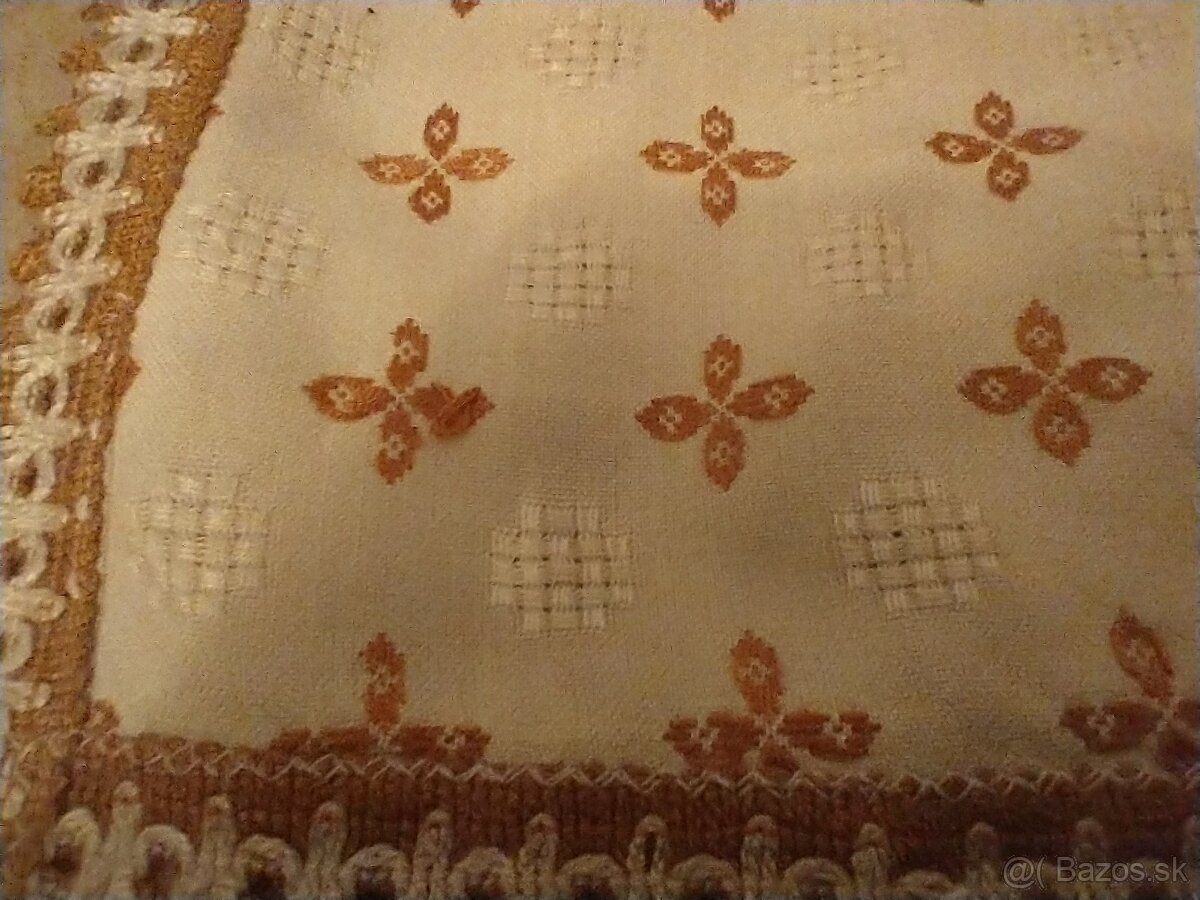 Retro vyšívané obrusy - 3