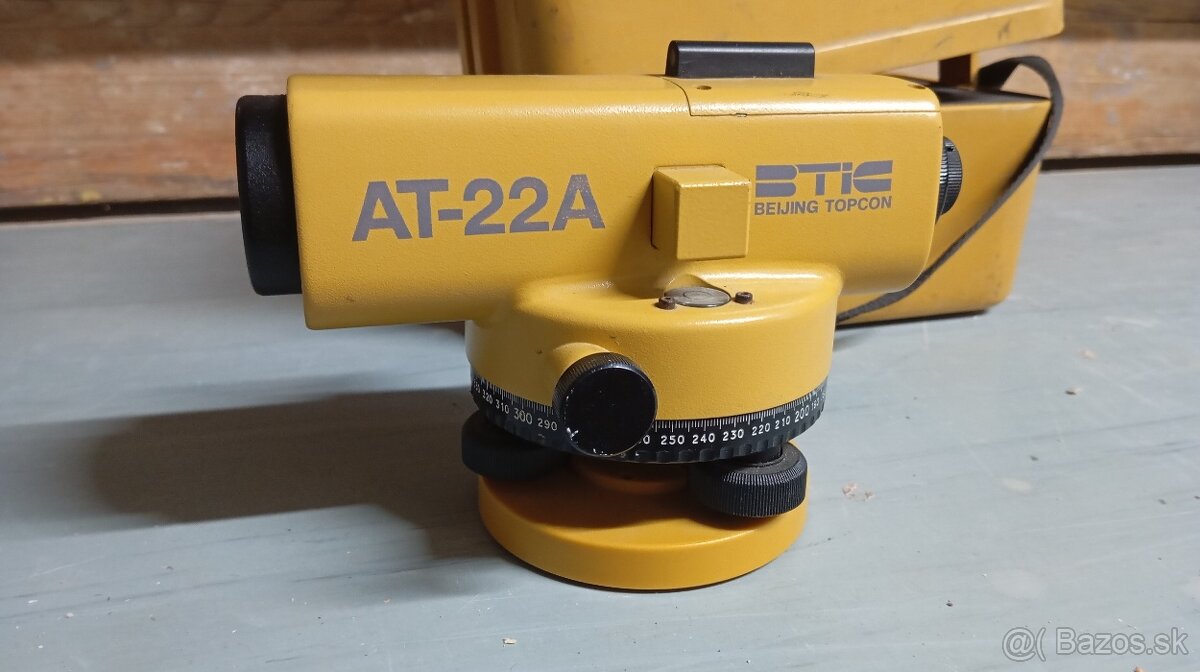 Opticky nivelak Topcon AT-22A - 3