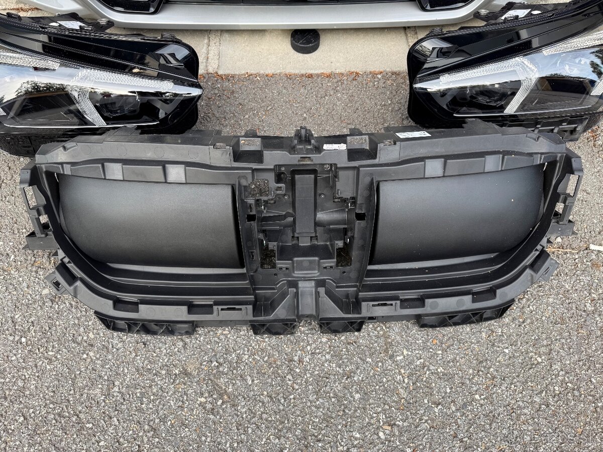 BMW X1 U11 světla shadow line - 3
