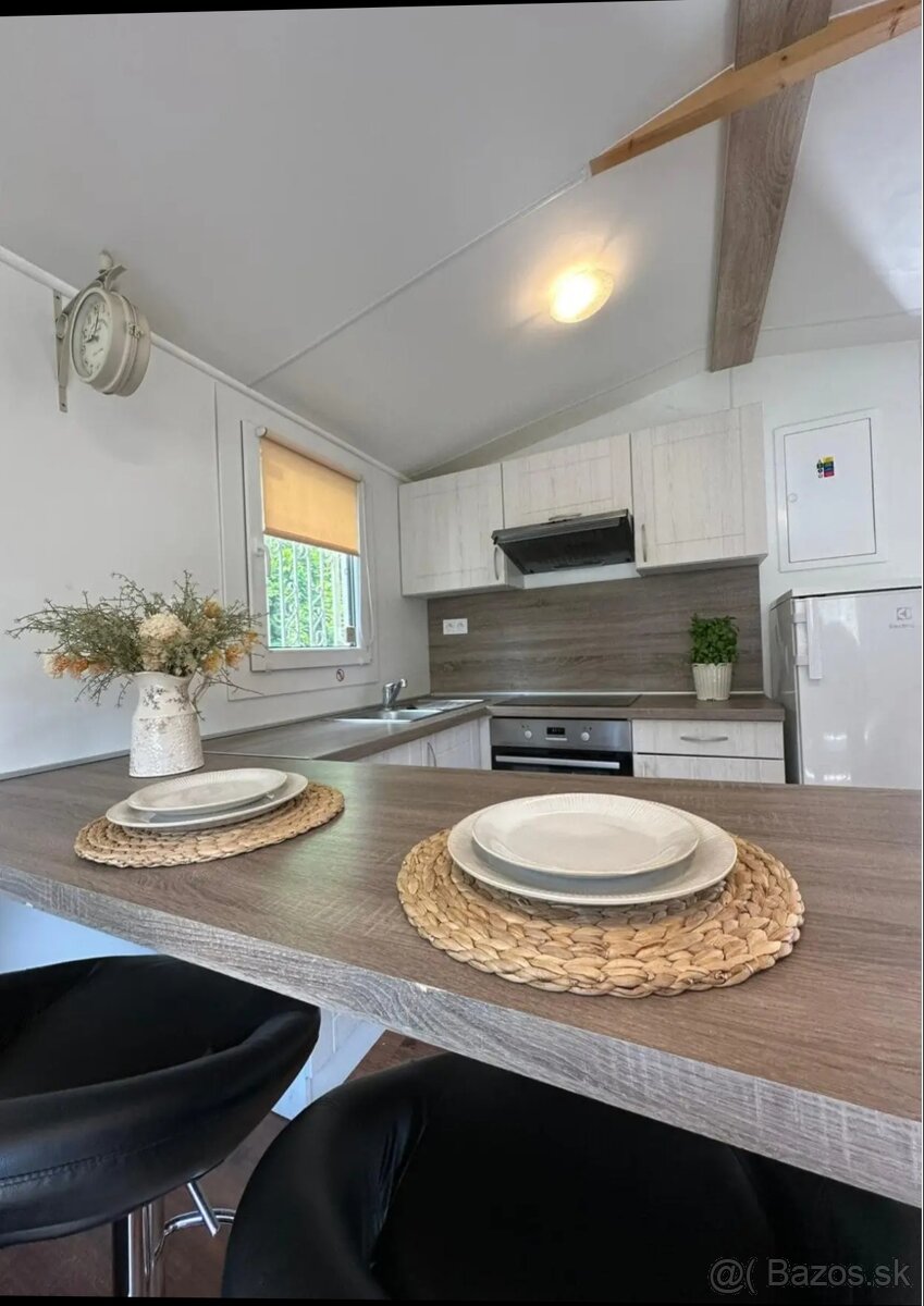 Záhrada s mobilným domom - 3