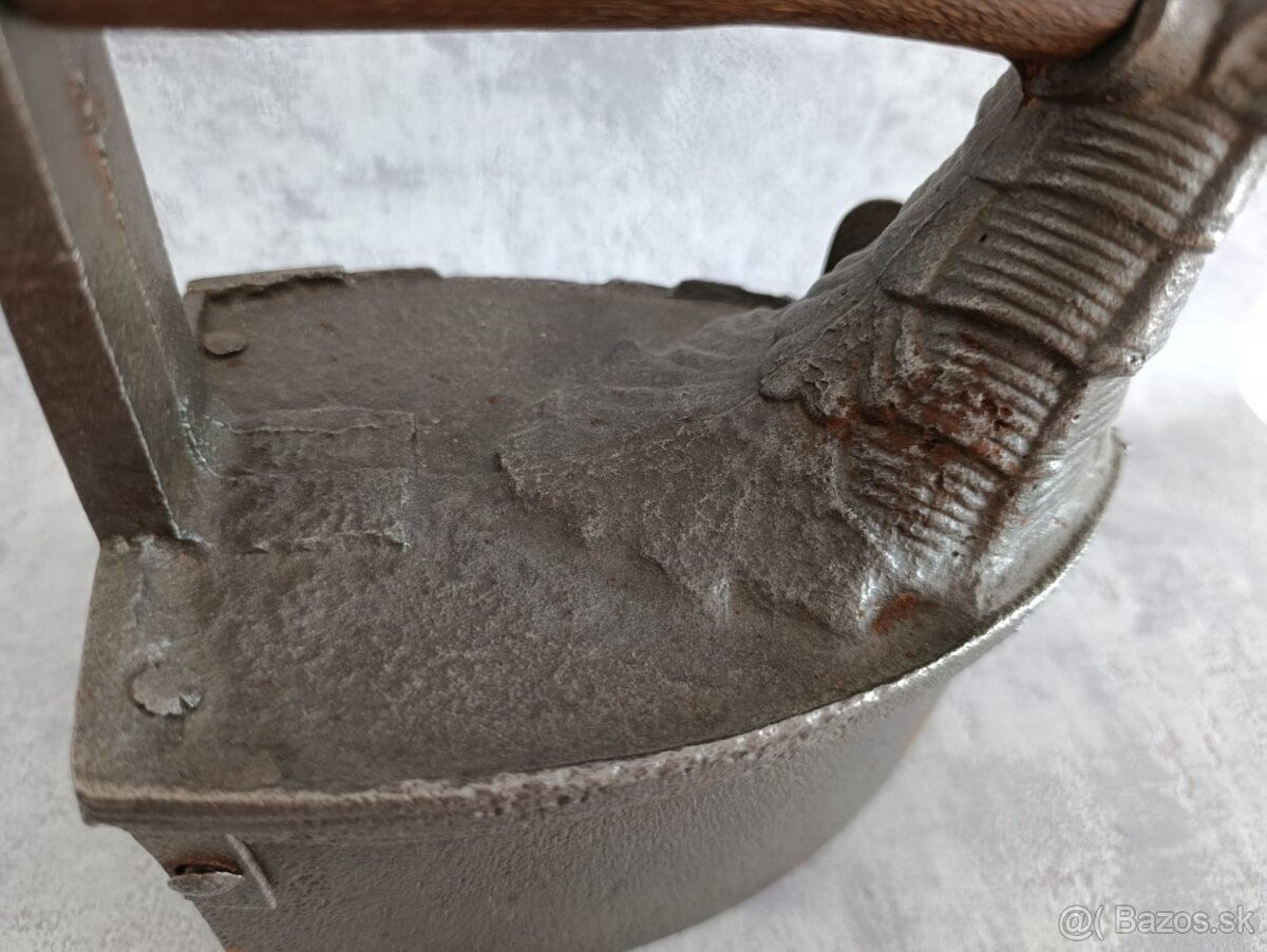 Atypická sběratelská žehlička DRAK do vaší sbírky, muzea - 3