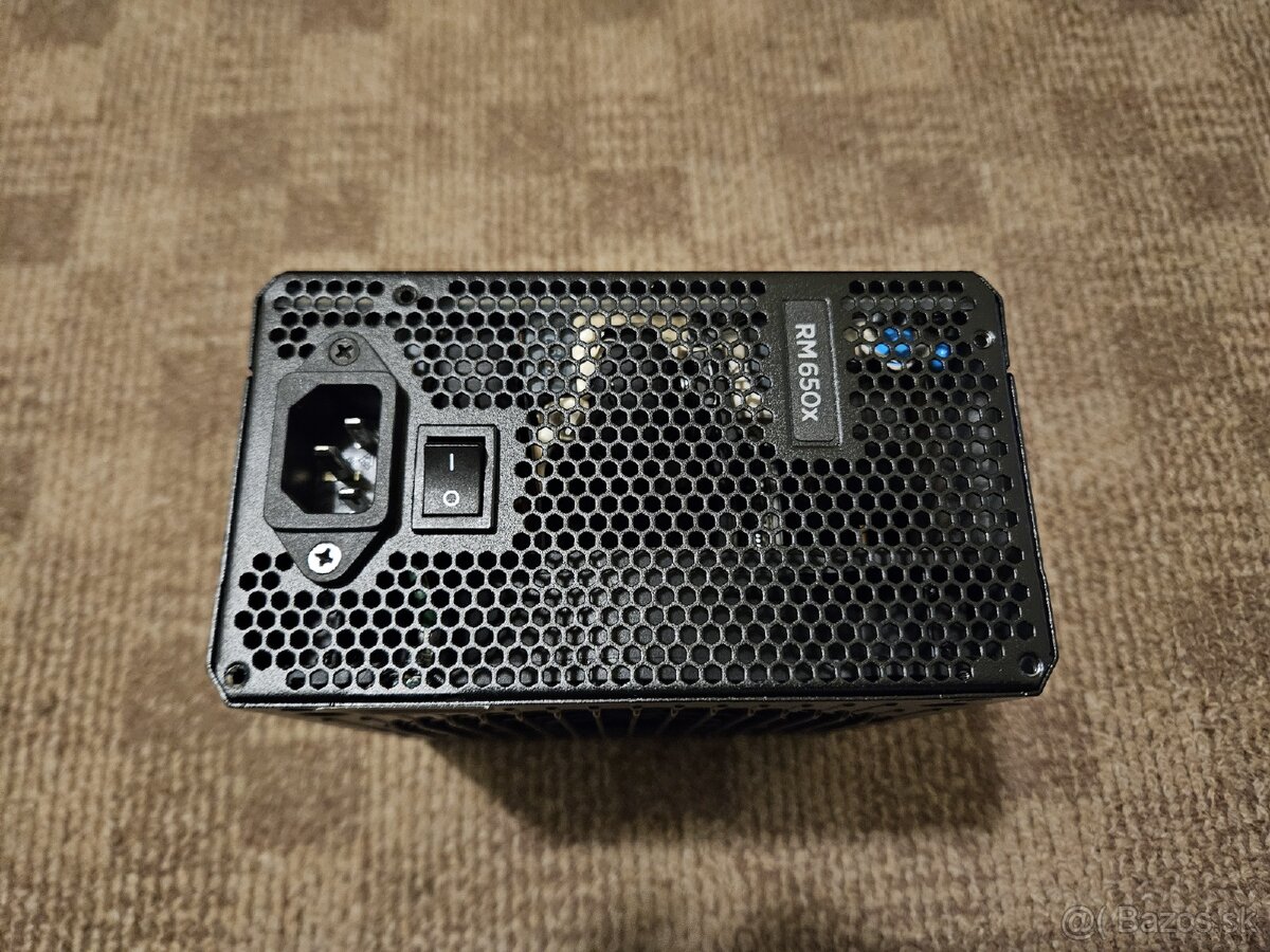 PC zdroj Corsair RM650x - 3