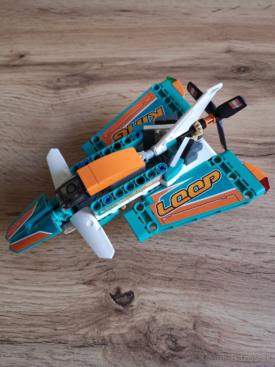 Lego Technic 42117 Pretekárske lietadlo 2v1 - 3