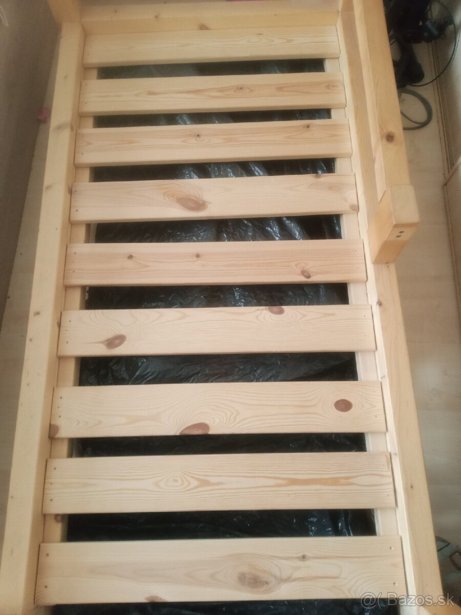 Domčeková posteľ masív - 3