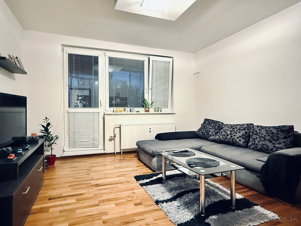 Zrekonštruovaný 3 izbový byt s loggiou v lokalite s výbornou - 3