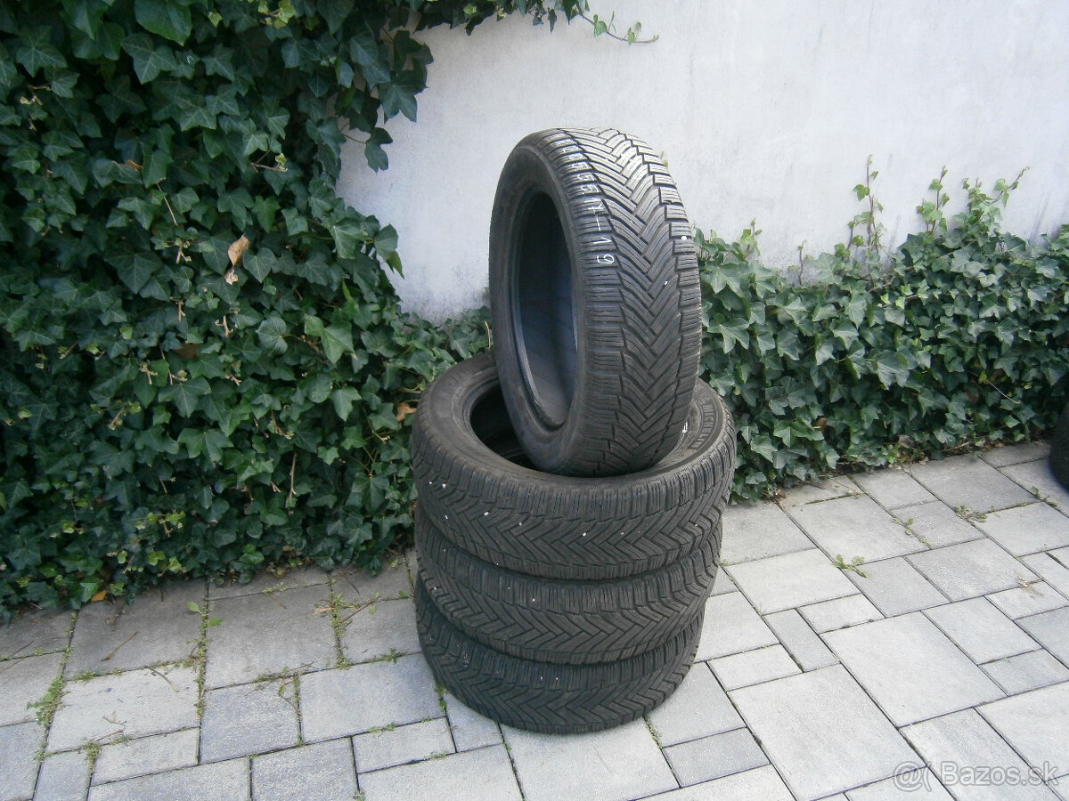 Predám 4x zimné pneu Michelin 205/55 R17 95VXL - 3
