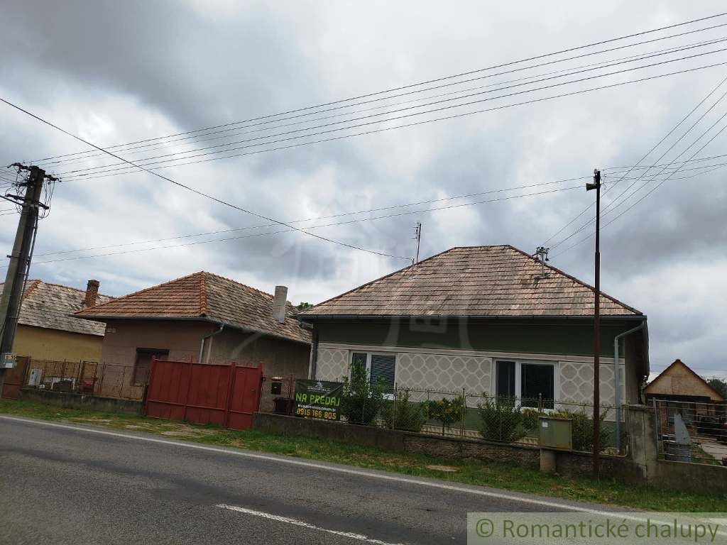 Gazdovský dom s dvomi prístupmi na 1310 m2 pozemku v Čate - 3