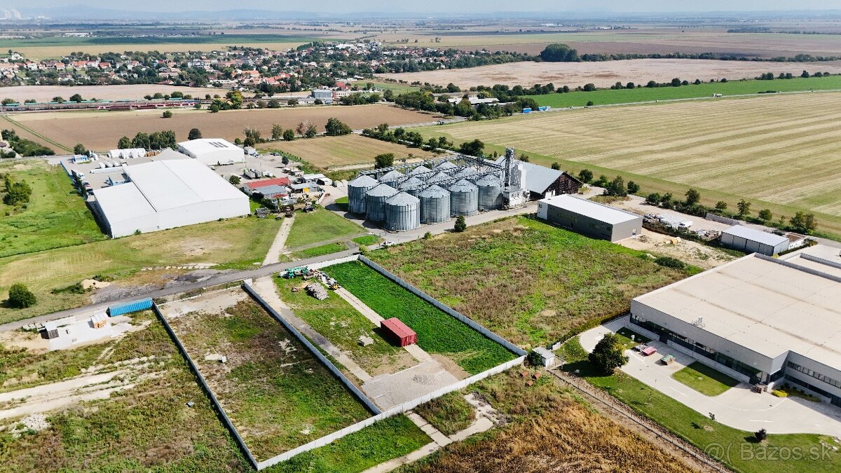 Pozemok 9060 m2 so stav. pov. na výstavbu haly v Šelpiciach - 3