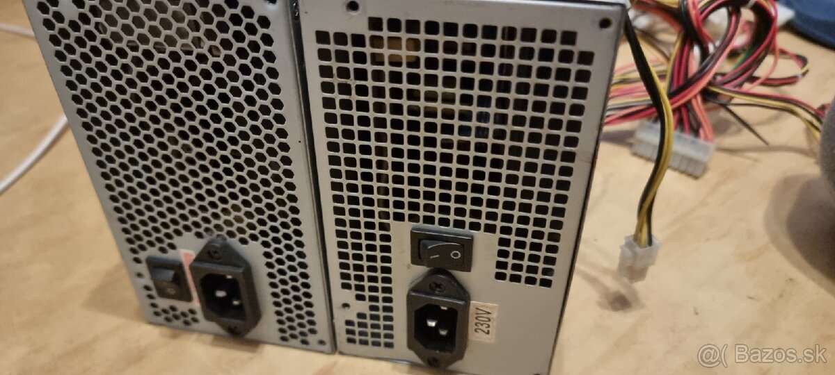 2x staršie ATX zdroje - 3