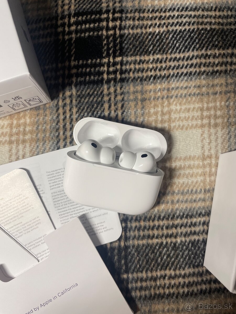 Apple AirPods Pro 3. generácie (2025) - 3