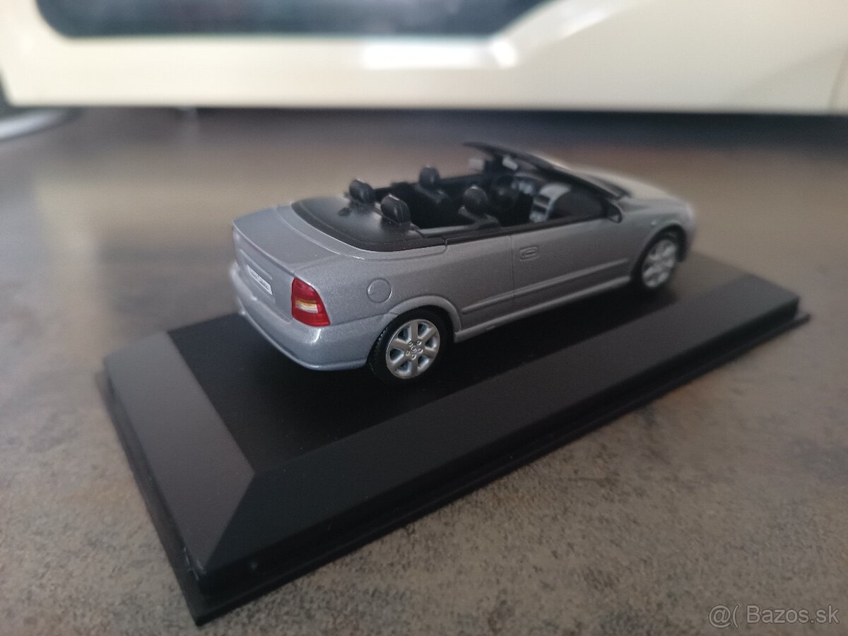 1:43 Opel Astra Cabrio Minichamps - 3