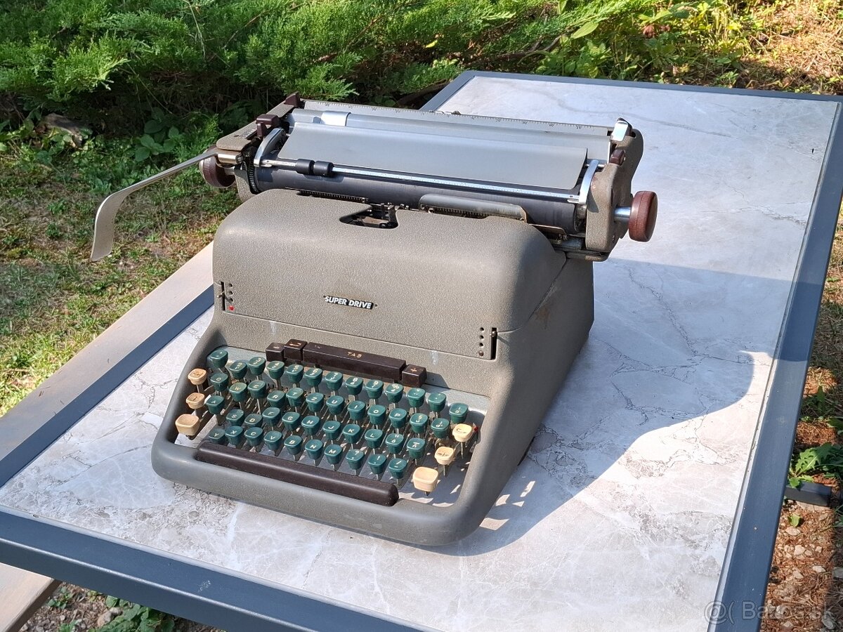Starý písací stroj - 3