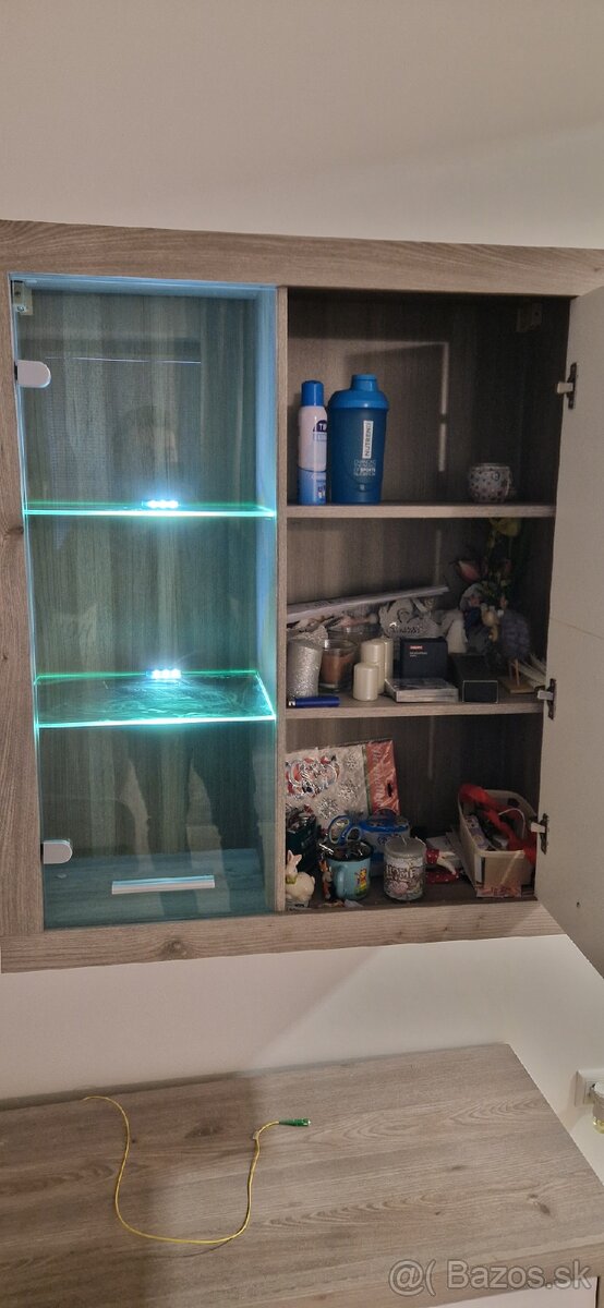 Obývačková stena s LED podsvietenim. - 3