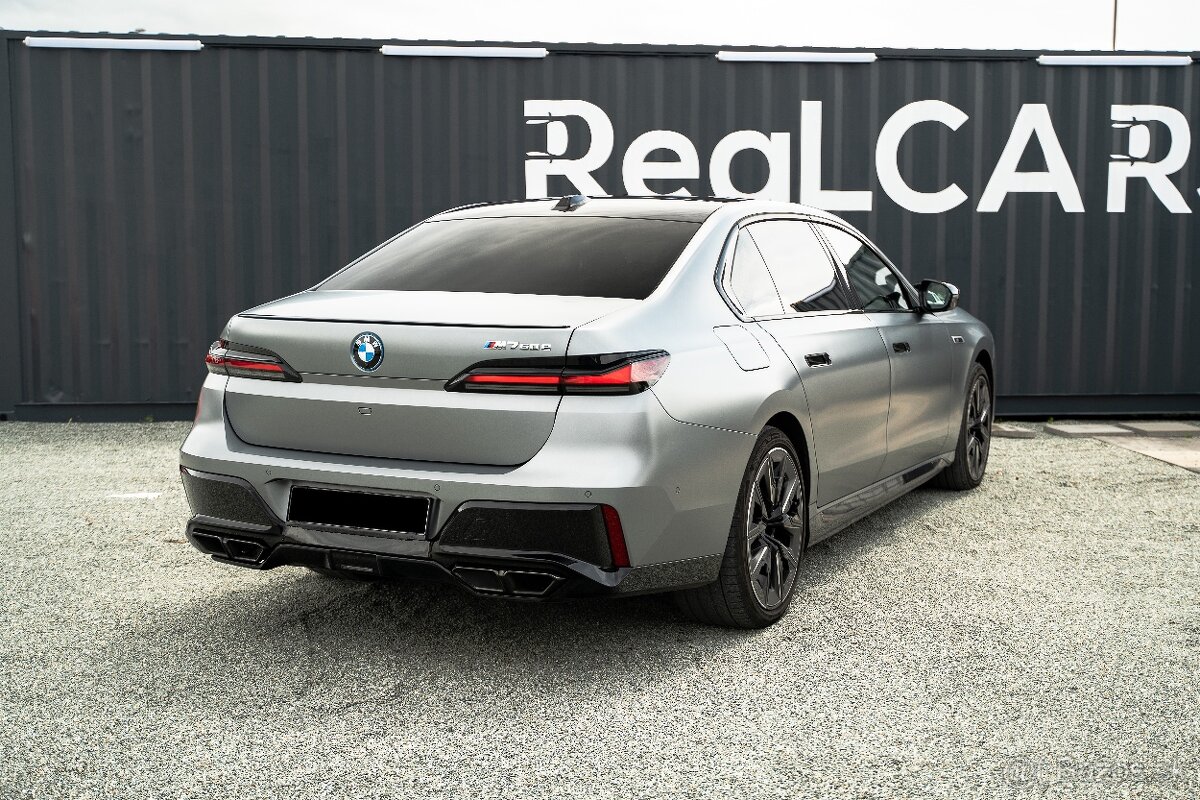 BMW M760e xDrive A/T Na prenájom - 3