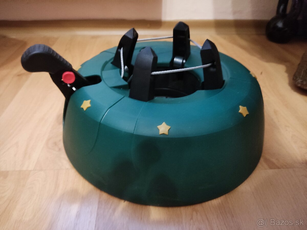 Predám živý vianočný stromček aj so stojanom - 3