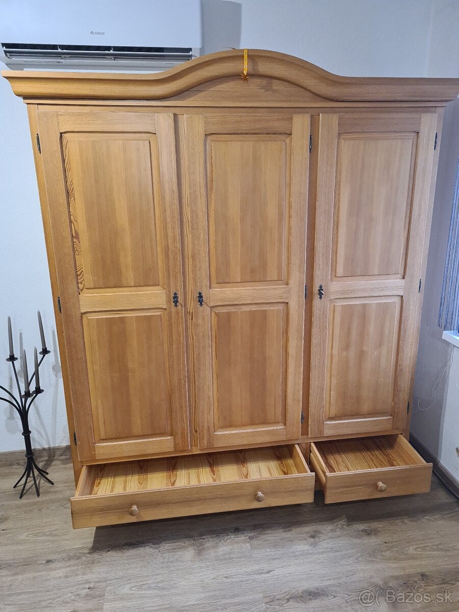 Skriňa - 3