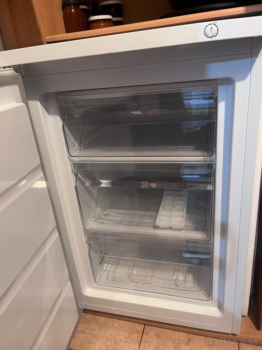 Mraznička Gorenje 85L - 3