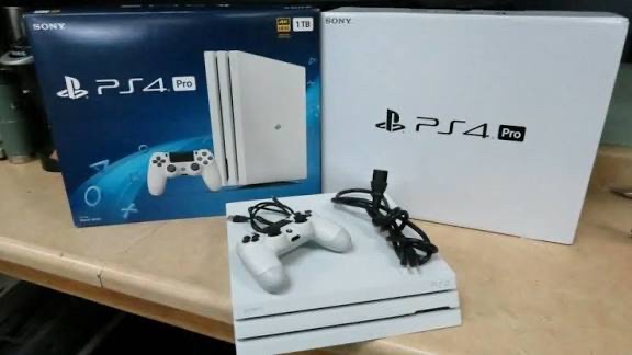 PS4 pro white - 3
