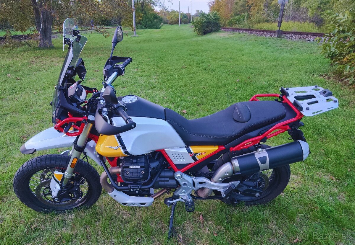 Moto Guzzi V85TT - 3