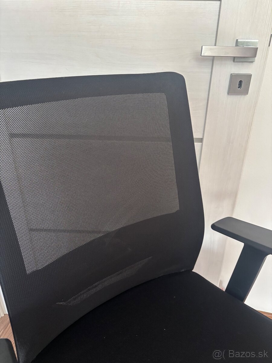 Kancelárska čierna stolička - 3