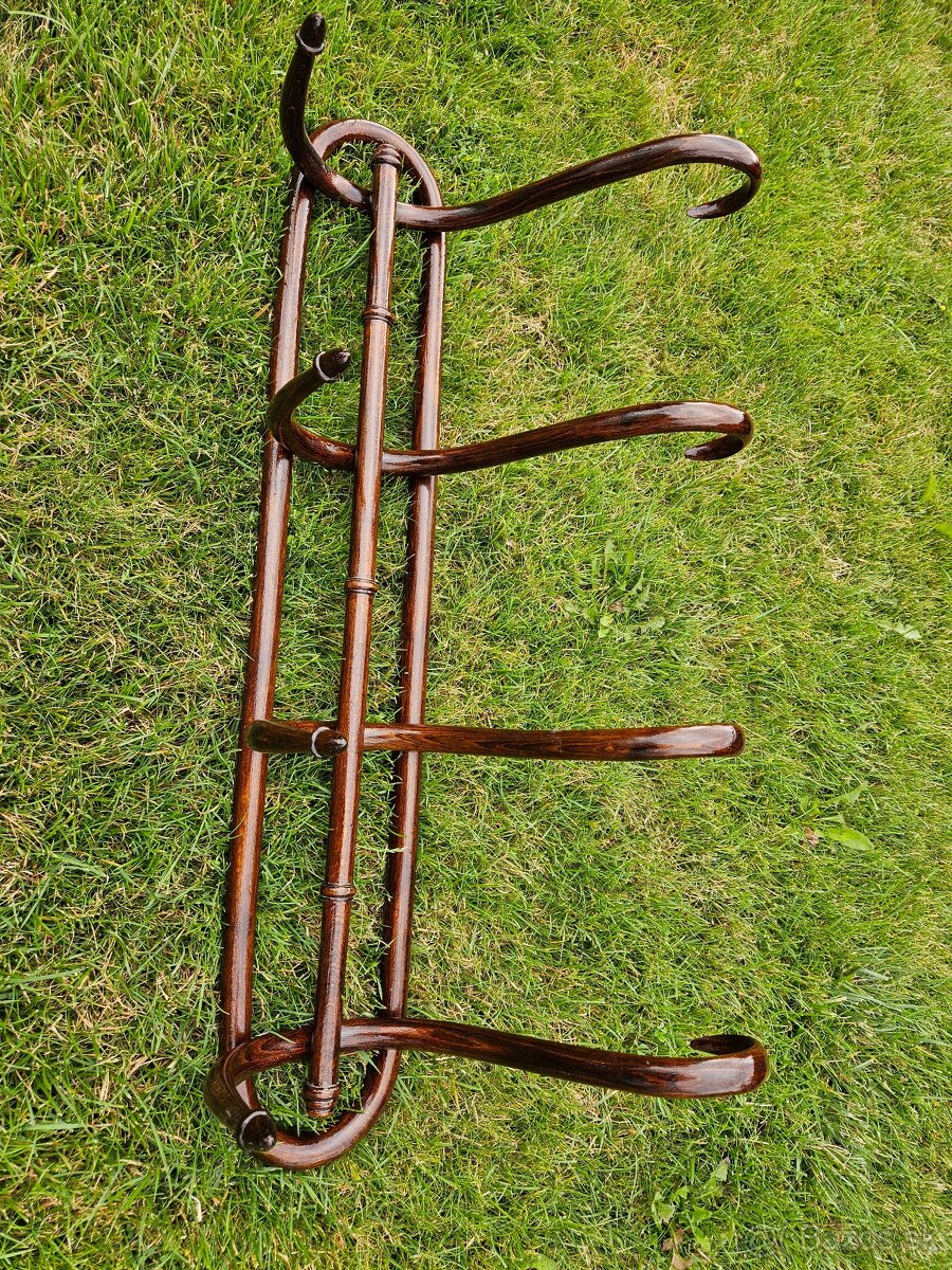 Starožitný vešiak - 3