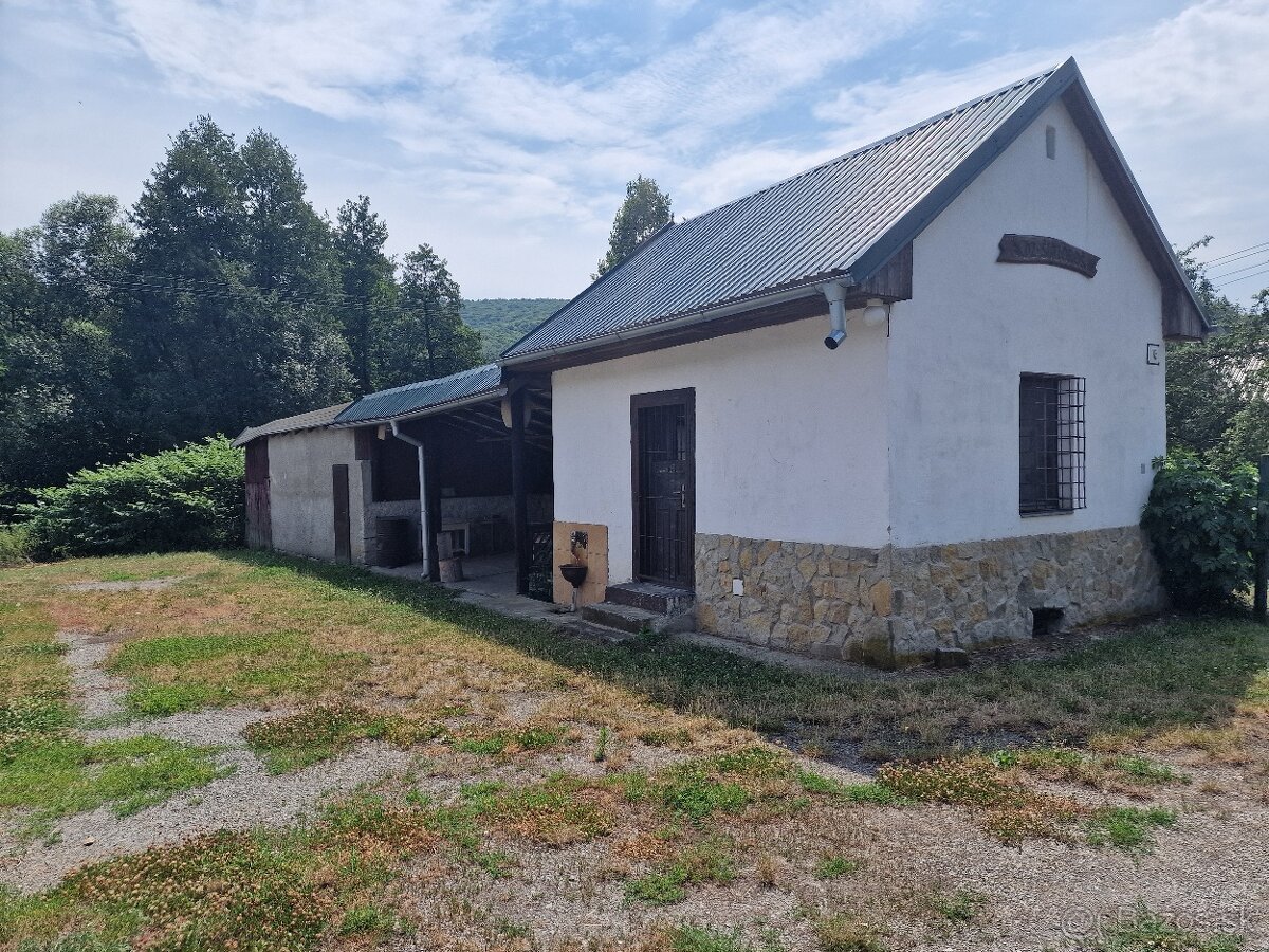 Rodinný dom- poľovnícka chata - 3