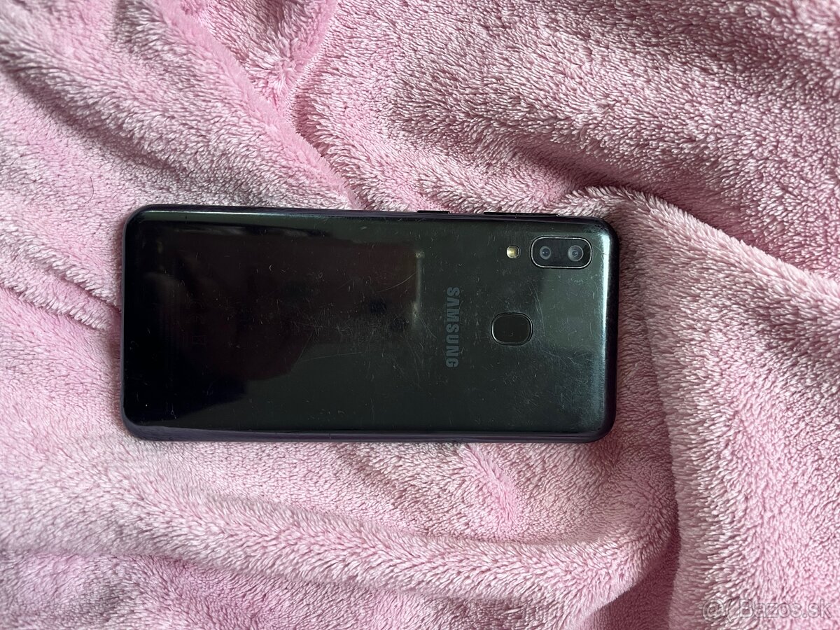 Samsumg galaxy A20e telefón - 3