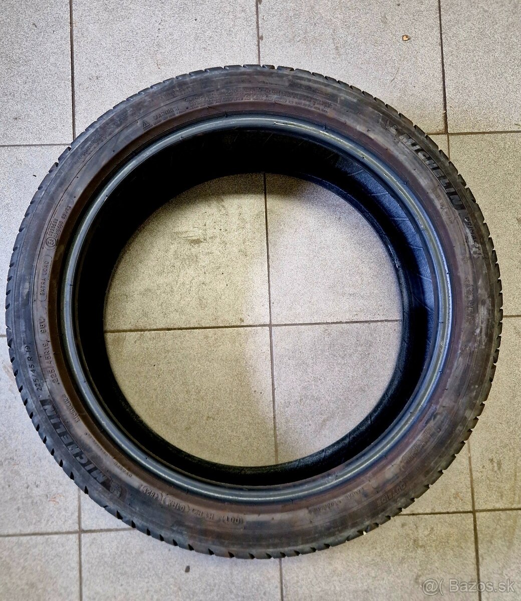 225/45R19 Michelin Primacy 4 - 3