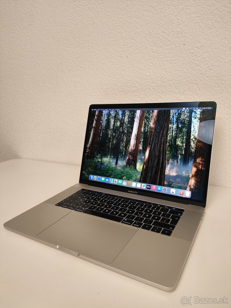 MacBook Pro 15 (2018, A1990) | Intel Core i7 2.2 GHz • 16 GB - 3