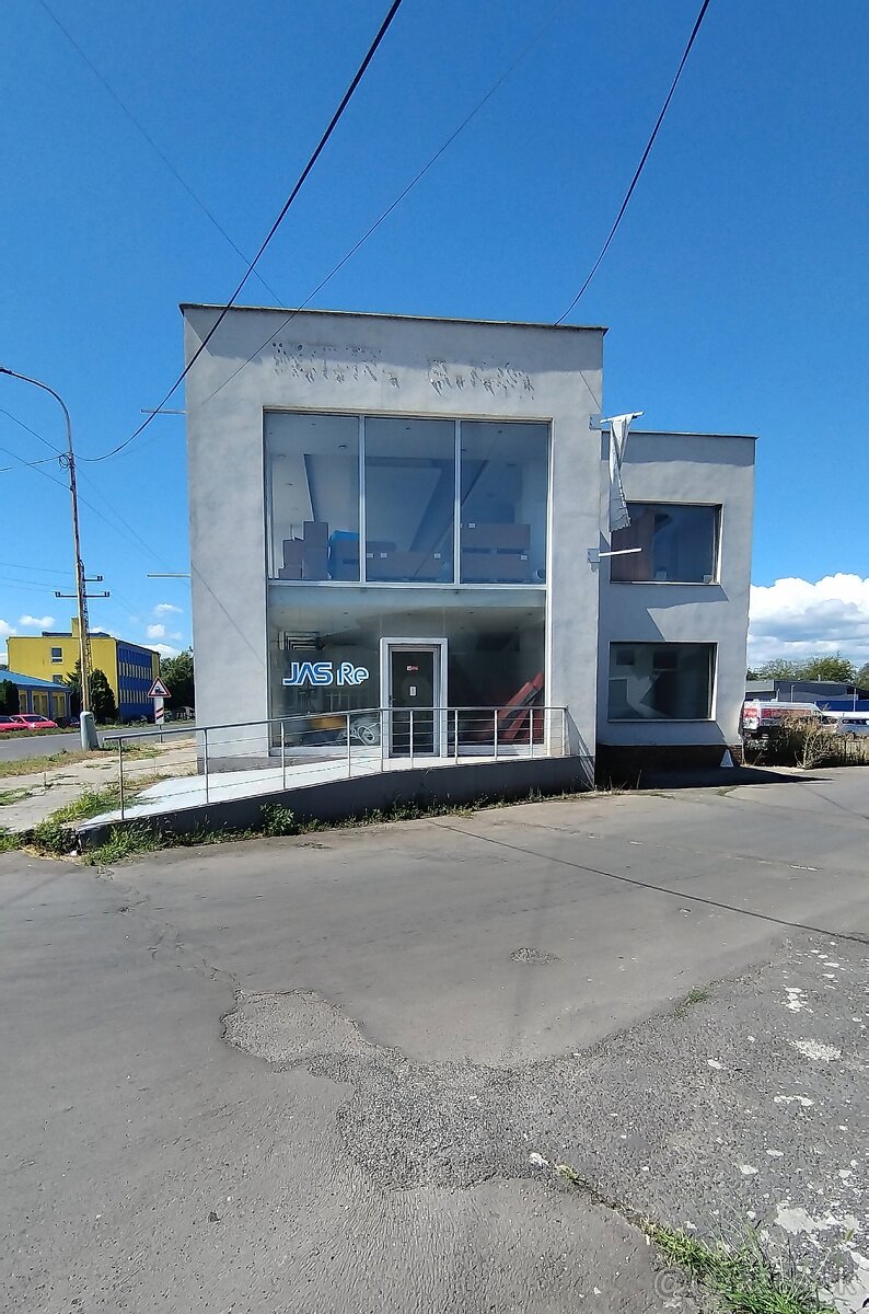 Budova na Filakovekej ceste, pozemok 3294m2 - 3