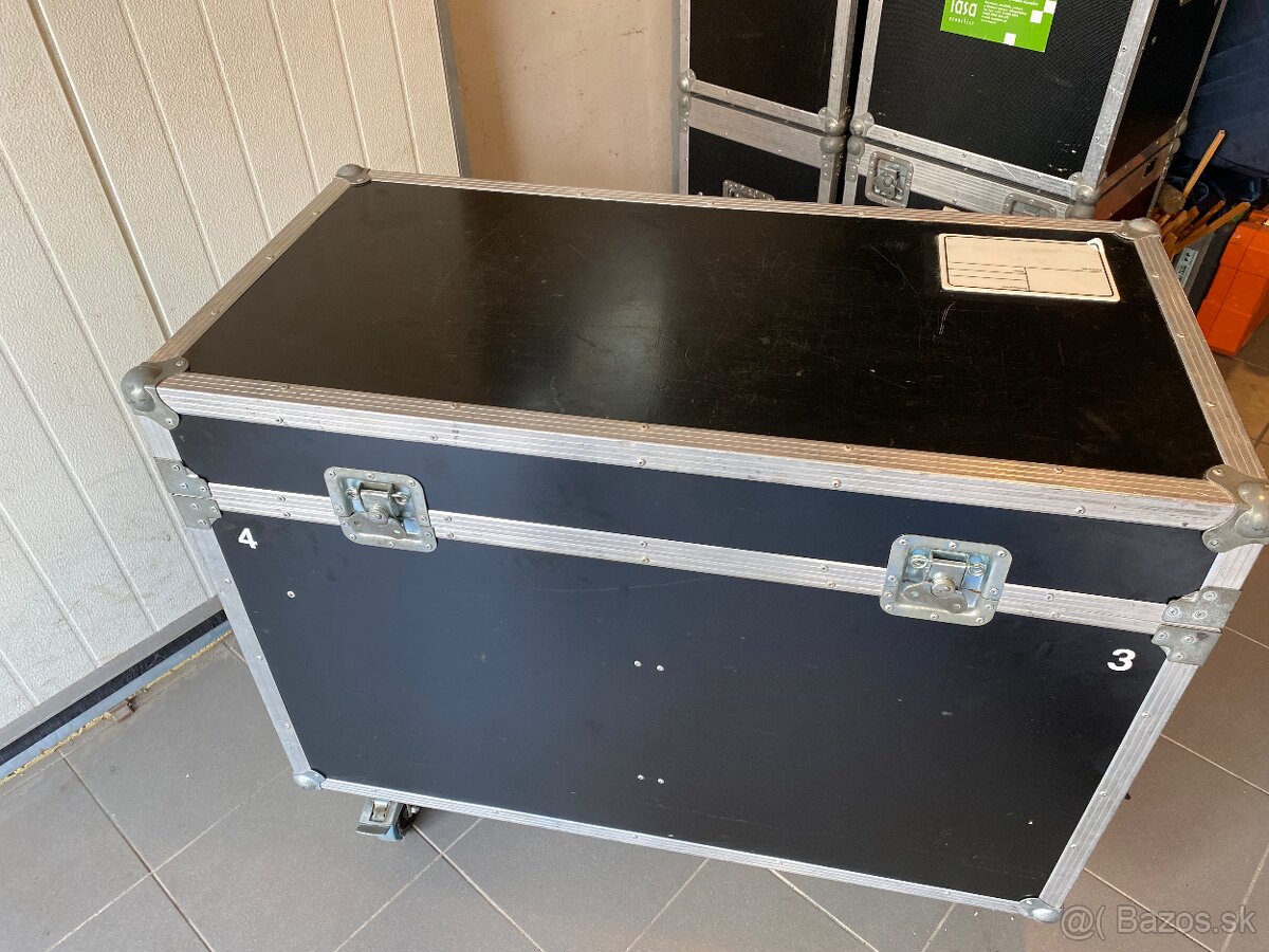 SHOWTEC PHANTOM 250 CMY WASH + Case + Háky - 3