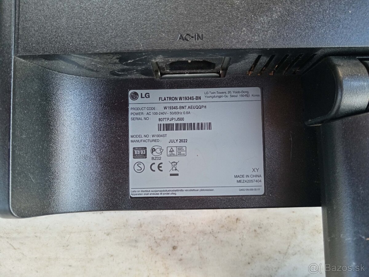 Predám LCD monitor LG Flatron W1934S - 3