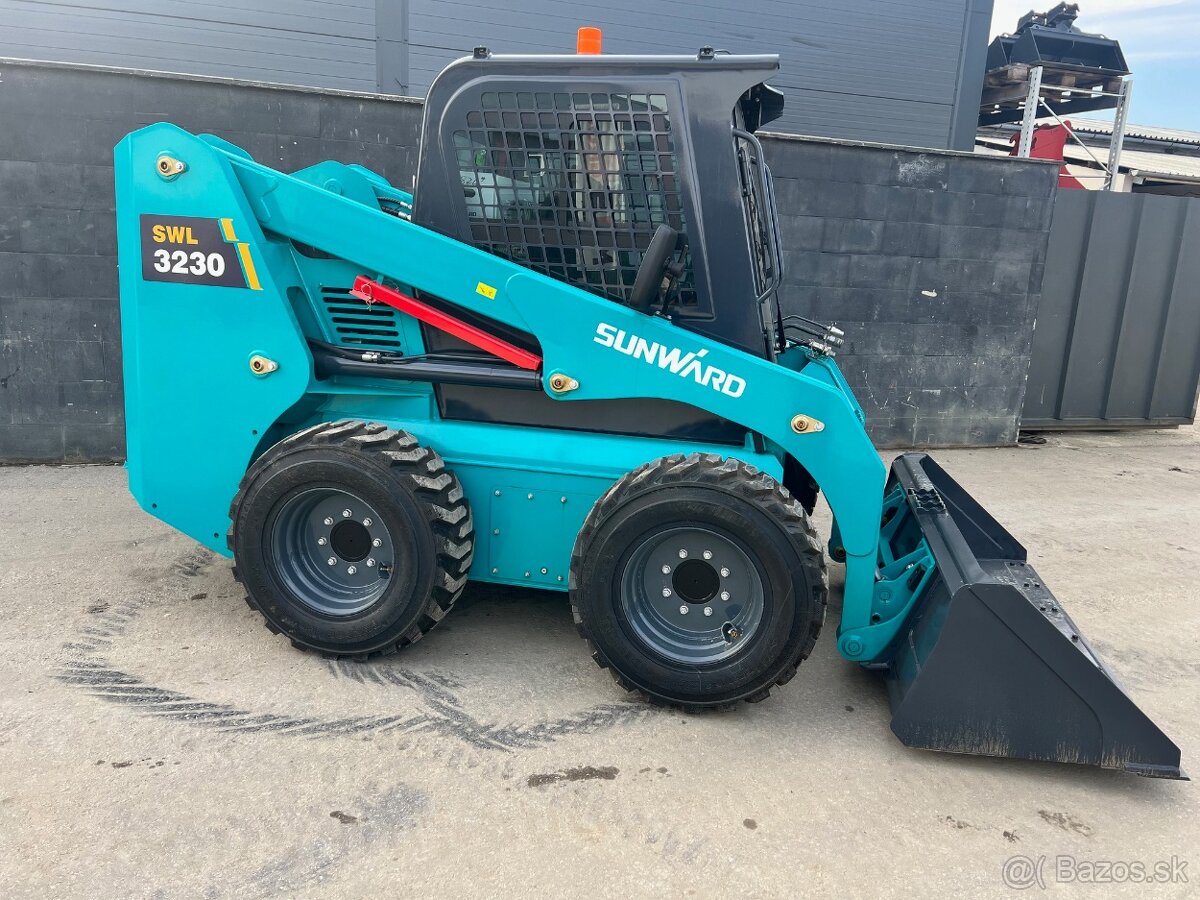 Šmykom riadený nakladač Sunward SWL3230 - 3
