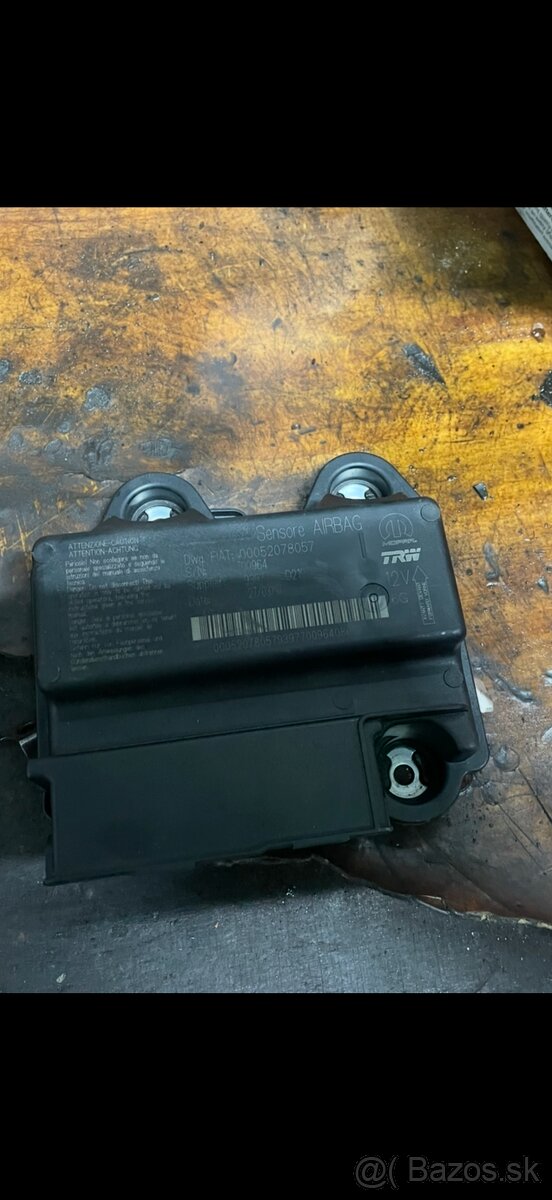 Riadiaca jednotka airbagu - 3