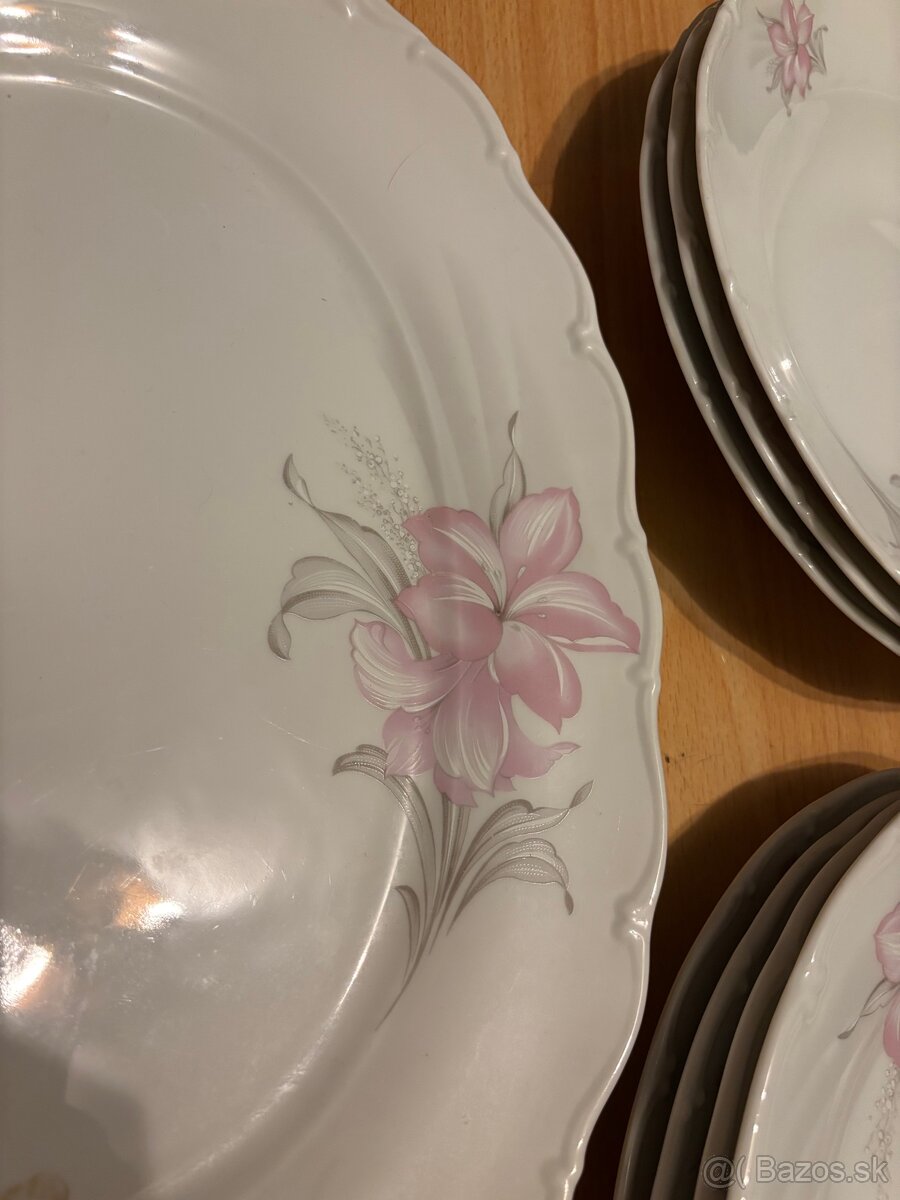 Jedálenská súprava tanierov - 3